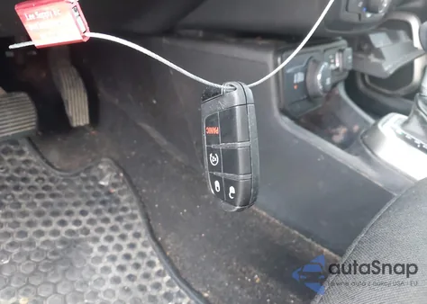 2022 Jeep Renegade Latitude 4X4 from USA, damaged, VIN ZACNJDB13NPN56706